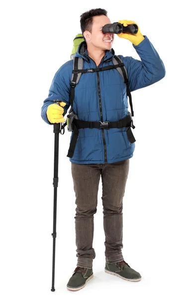Escursionista uomo turista alla ricerca con binocolo — Foto Stock