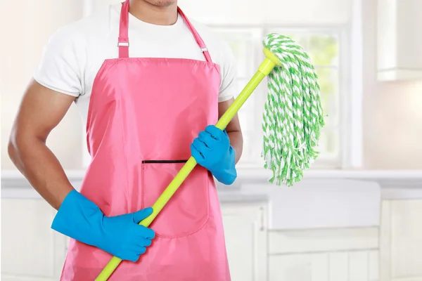 Corpo do homem com equipamento de limpeza esfregona — Fotografia de Stock