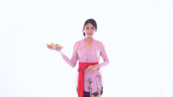 Balinesisk kvinna med gester — Stockvideo