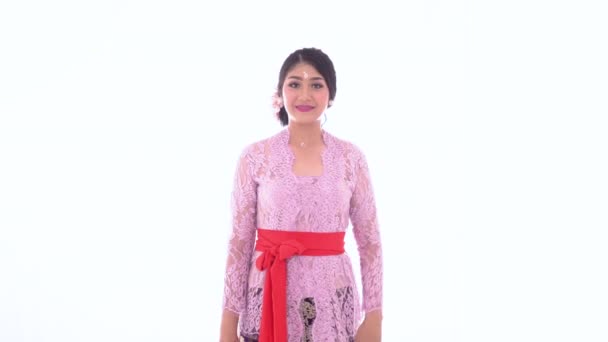 Jonge Balinese vrouw bellen gebruik smartphone — Stockvideo