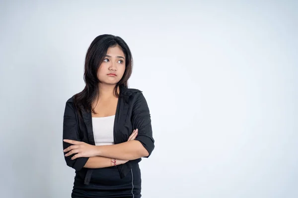 Asiático mujer stand cruz mano con infeliz triste cara — Foto de Stock