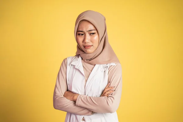 Muszlim nő bizonytalannak érzi magát az életét választás — Stock Fotó