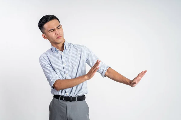 Aziatische jonge zakenman met weigeren gebaar — Stockfoto