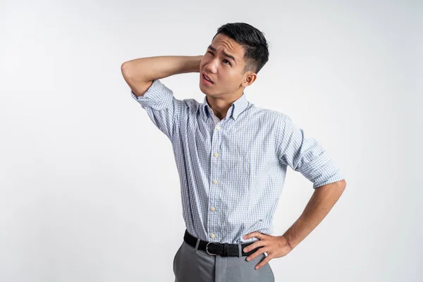 Gestrest aziatische jonge man gevoel onzeker — Stockfoto