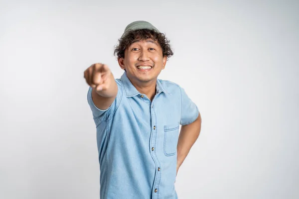 Man opens mouth wide while laughing with fingers pointing forward — 스톡 사진