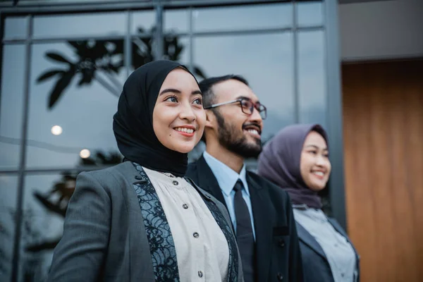 Confident business muslim woman on their mission — Fotografia de Stock