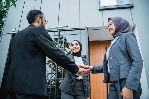 Muslim business team stack their hand together — Stock Photo, Image