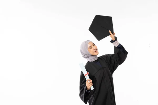 Young Graduate Muslim Female Student Toga Holding Black Board Hat — Φωτογραφία Αρχείου