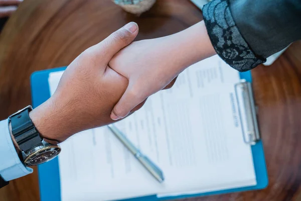 Close Business Hand Shaking Muslim Businesswoman Background — Stock Fotó