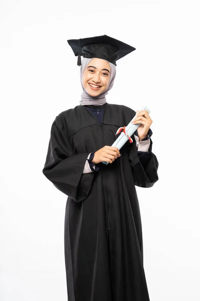 Smiling Asian Woman Wearing Black Toga Standing Holding Certificate Roll — 스톡 사진