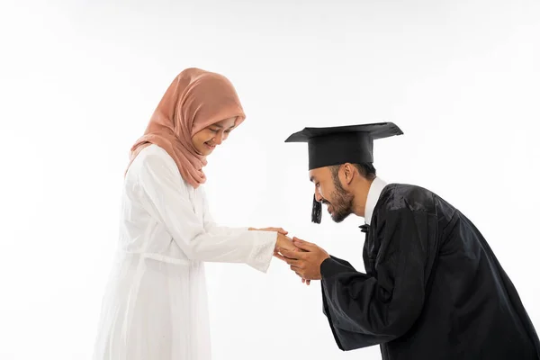 Asian Male Graduate Student Wearing Toga Shaking Hands Mother Isolated — Φωτογραφία Αρχείου