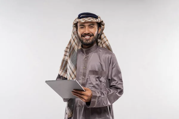 Portrait Asian Male Turban Using Tablet Plain White Background — Zdjęcie stockowe