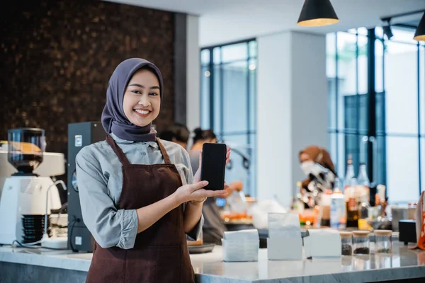 Muslim Waitress Owner Partner Portrait Smiling Camera Coffee Shop — Stock fotografie