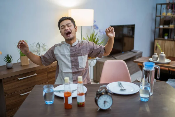 Tired Muslim Male Wake Early Have Morning Breakfast Fasting Month — Photo