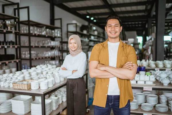 Handsome Asian Man Smiling While Standing Arms Crossed Houseware Store — Fotografia de Stock