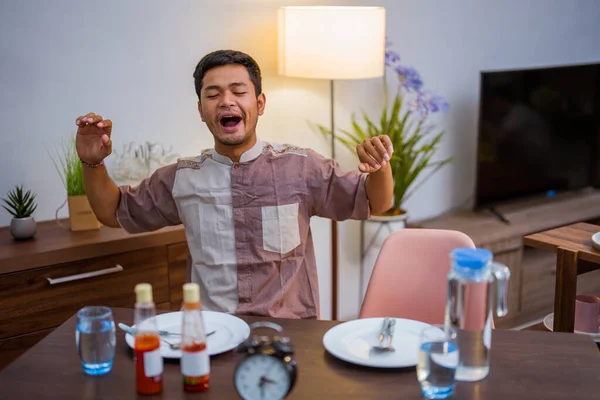 Tired Muslim Male Wake Early Have Morning Breakfast Fasting Month — Stockfoto