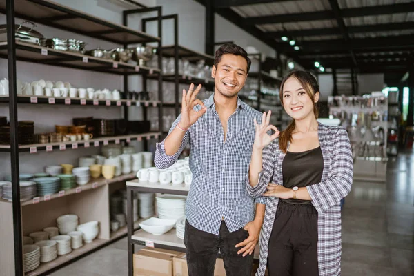 Asian Man Woman Standing Okay Hand Gesture Home Appliance Store — Stock Fotó