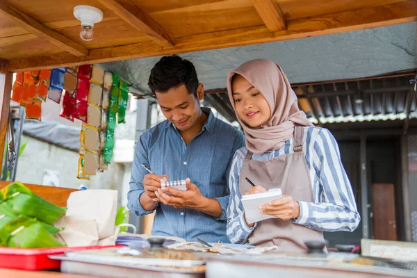 Customer Picking Order Traditional Food Market Stall Served Seller — стоковое фото