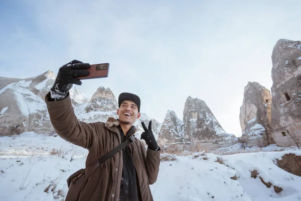 Man Taking Picture Him Self Cave Background Cappadocia — Stock Photo, Image