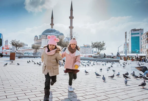 Happy Little Girl Playing Chasing Pigeons City Square — Fotografia de Stock