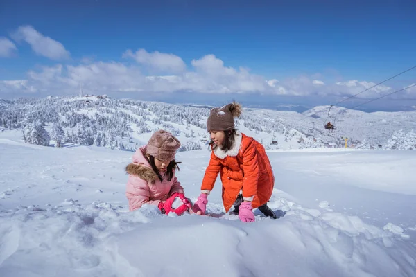 Two Girl Playing Snow Asian Little Sister Enjoy Time Snowy — 스톡 사진