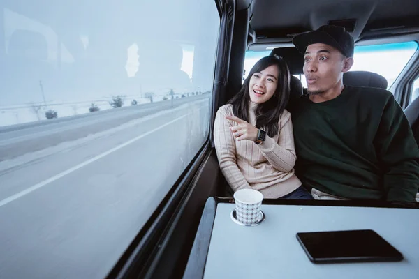 Asian Couple Enjoy Trip Van Sitting Next Window Looking Beautiful — Fotografia de Stock