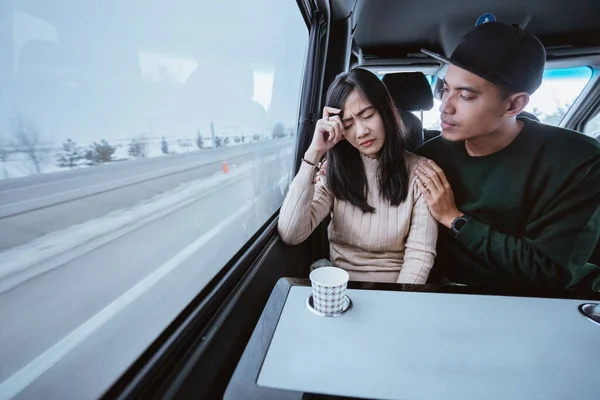 Portrait Man Comforting Frustrated Woman While Going Van Couple Fighting — 图库照片