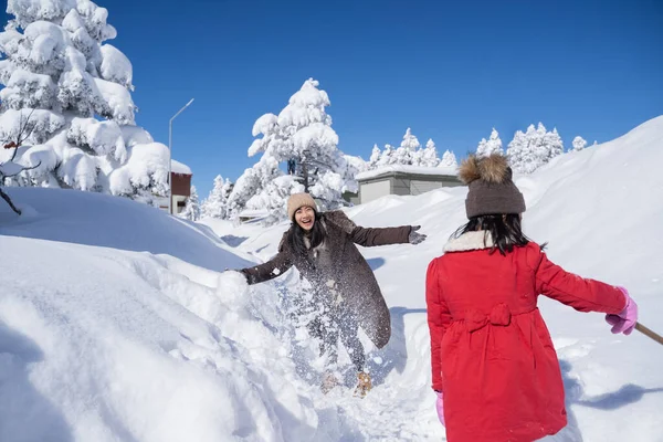 Portrait Asian Mother Daughter Playing Snow Fight Winter — 스톡 사진