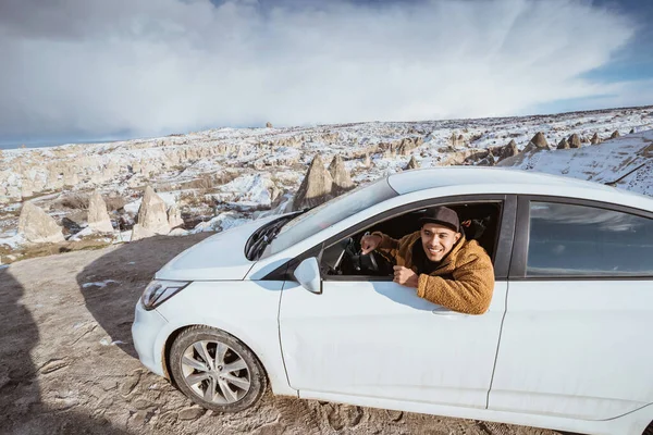 Portrait Happy Young Man Getting Top Hill His Car Winter — 스톡 사진