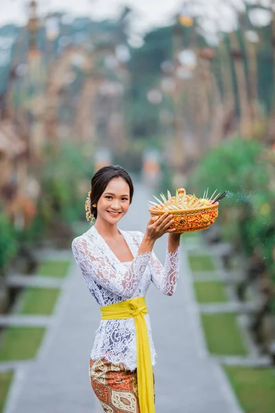 Beautiful Balinese Woman Wearing Traditional Kebaya Penglipuran Bali Village Smiling — Stockfoto