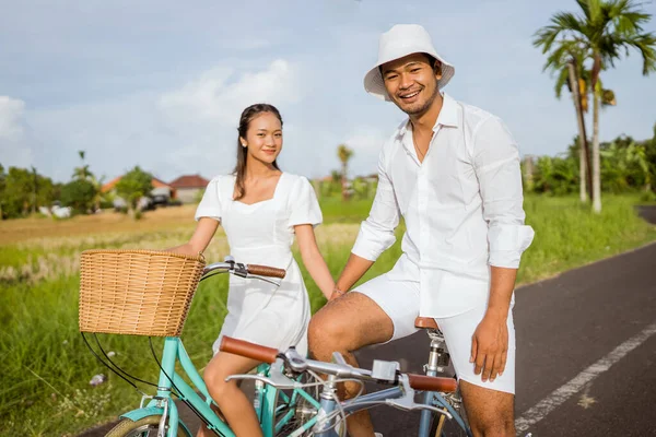 Portrait Happy Man Woman Cycling Outdoor Smiling Camera — Stockfoto