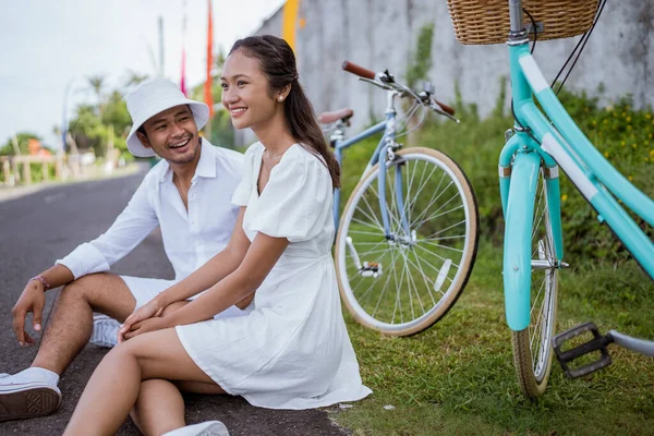 Happy Romantic Couple Bikes Sit Road Side Together — Photo