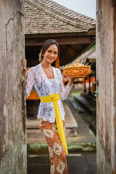 Beautiful Balinese Woman Wearing Traditional Kebaya Penglipuran Bali Village Smiling — Foto de Stock