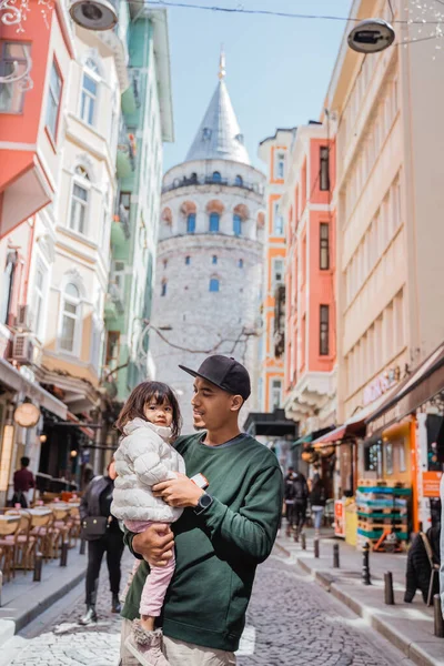 Male Travelling Istanbul Turkey Her Daughter Exploring City —  Fotos de Stock