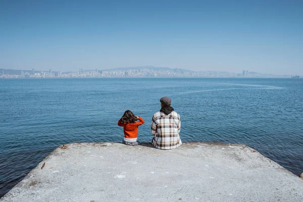 Father Sitting Ferry Dock His Daughter Enjoying View Beautiful Sea — Photo