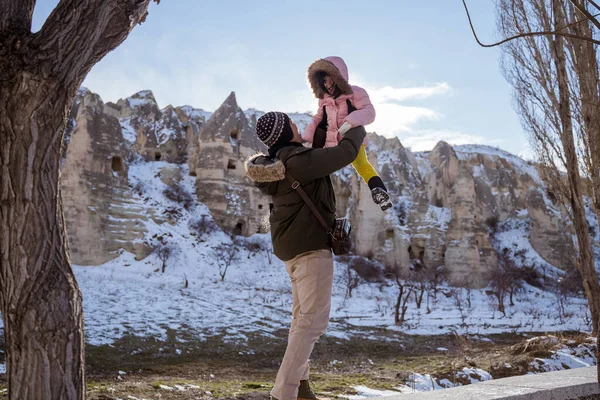 Portrait Father Carrying His Daughter While Playing Snow — 스톡 사진