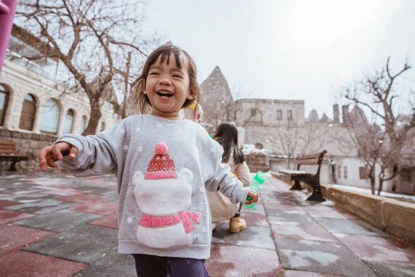 Happy Little Girl Enjoy Playing Park Winter Wearing Coat — 스톡 사진