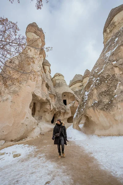 Portrait Asian Man Hiking Beautiful Natural Landscape Cappadocia Turkey — Zdjęcie stockowe