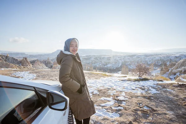 Portrait Young Asian Woman Her Adventure Going Beautiful Hill Cappadocia — Stock Photo, Image