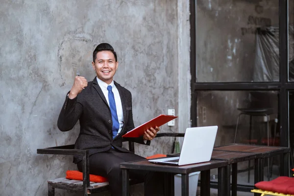 Excited Young Business Man Happy While Working His Laptop — Stock Fotó