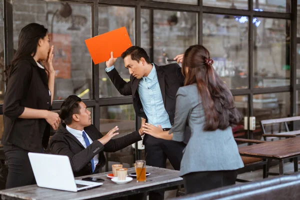 Portrait Asian Business Partner Fighting Each Other Meeting — Stok fotoğraf