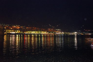 waterfront gece cefalu' Sicilya