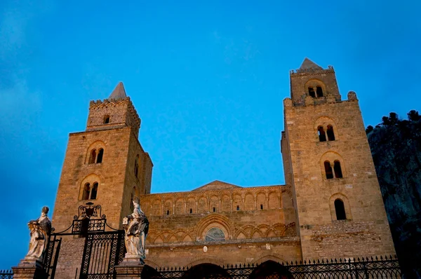 The norman cathedral of Cefalu 'in Sicily — стоковое фото