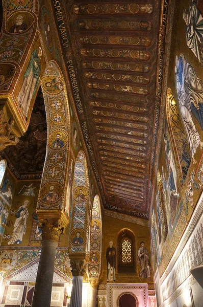 Vista interior da Capela Palatina de Palermo, na Sicília — Fotografia de Stock