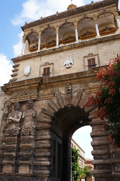 Порта Нуова в Палермо, Сицилия — стоковое фото