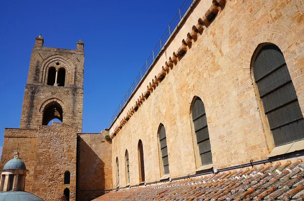 Bell tower of the Monreale Cathedral in Sicily — Stock Photo, Image