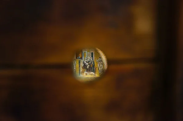 在西西里蒙雷阿莱大教堂的金色镶嵌图案 — 图库照片
