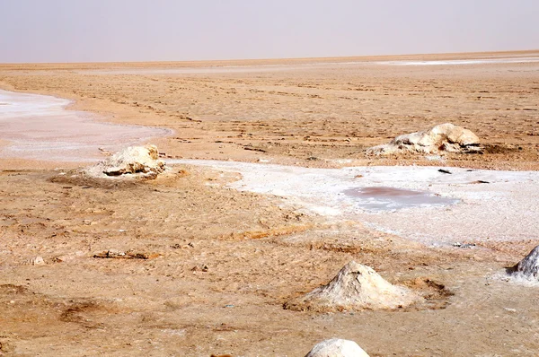 O lago salgado de Chott el-Jerid na Tunísia — Fotografia de Stock