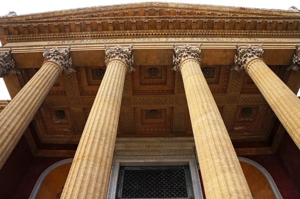 El Teatro Massimo de Palermo en Sicilia — Foto de Stock