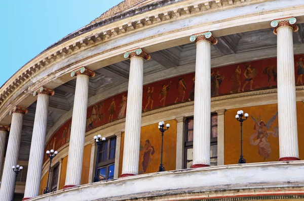 O Teatro Politeama de Palermo na Sicília — Fotografia de Stock